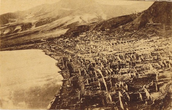 Saint-Pierre en ruines le 8 mai 1902