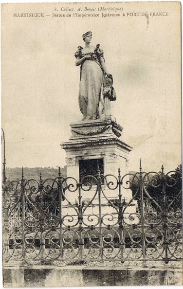 la statue de l'impératrice Joséphine