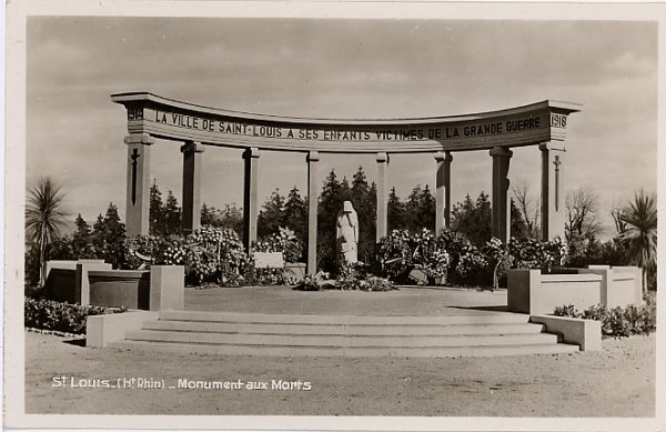 saint-louis_monument.jpg